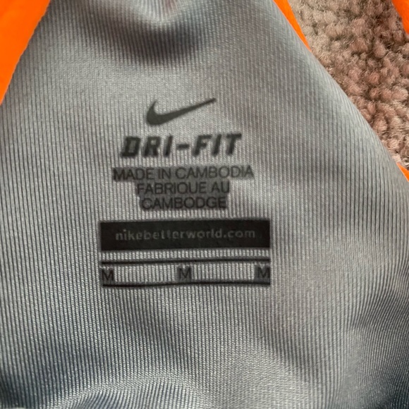 Nike Dry Fit Top - Picture 2 of 3